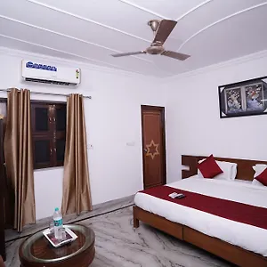 Hotel Lecston @yashobhoomi Dwarka Sector - 25 Metro Station