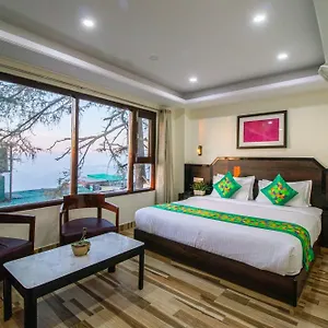 Hotel Treebo Maharaja, Near Mall Road