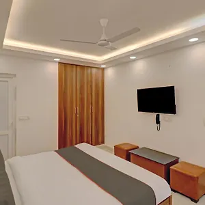 Hotel Collection O Spot Light Near Tughlakabad Station Metro Station, Indraprastha