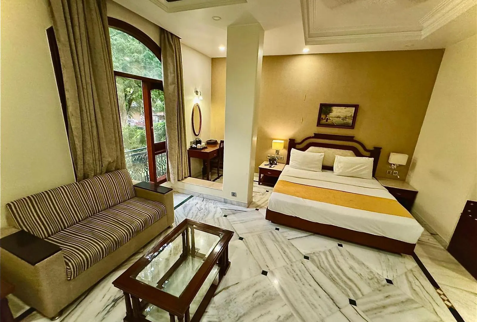 Hotel Florence Inn, Karol Bagh, New Delhi, 2 Min From Metro India